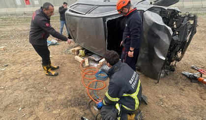 Batman'da otomobil takla attı: 2 yaralı