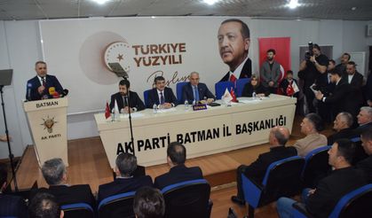 Kültür Bakanı Ersoy Ak Partiyi ziyaret etti