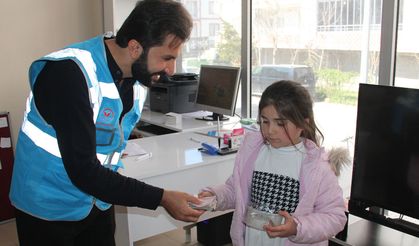 7 Yaşındaki Zeynep'ten Gazze'deki yetimlere anlamlı bağış