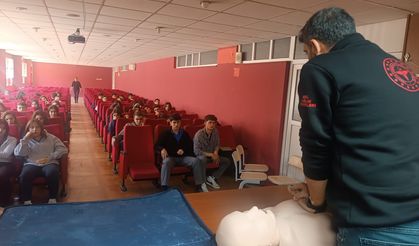 Lise Öğrencileri Sağlıkta Hayat Kurtaran Bilgilerle Donandılar