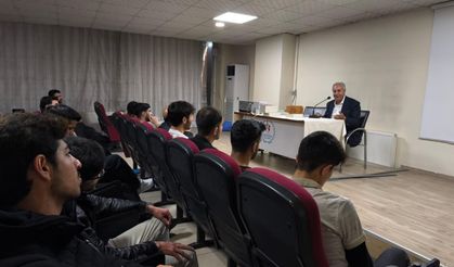 Yazar Kemal Tarhan, Yurt Öğrencileriyle Hasbihal Etti