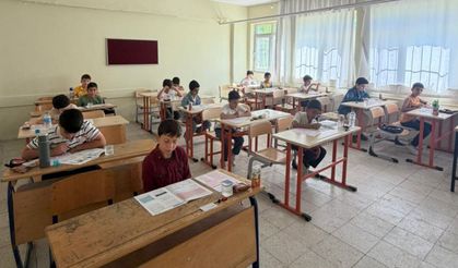 Batman’da Hafızlık ve Akademik Başarıya Yoğun Talep: Yüzlerce Öğrenci Gazi Proje Ortaokulu İçin Yarıştı