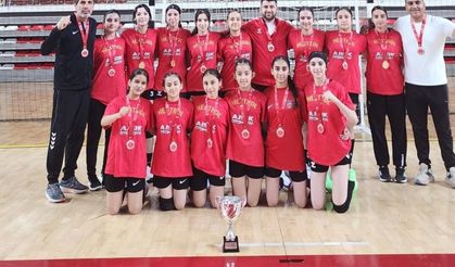 Batman’ın Gururu Türkiye Şampiyonu: 1955 Belediye Spor Hentbol Takımı Zirvede!