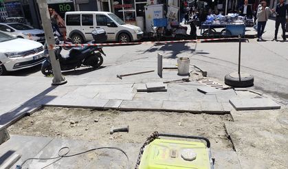 Kent Genelinde Yoğun Yol Ve Kaldırım Çalışması