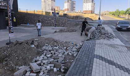 Batman’da Parke Ve Kaldırım Onarımları Sürüyor