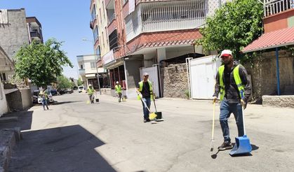 KENT GİRİŞLERİ VE MAHALLELERDE YOĞUN TEMİZLİK MESAİSİ