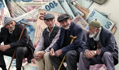 Milyonların Gözü Gece Yarısı Sızan O Rakamda! Emekli Maaşlarında Ezber Bozan Yeni Formül: Kim Ne Kadar Alacak, Hesaplar Sil Baştan Değişiyor!