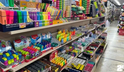 VELİLER REYONLARA AKIN ETTİ: BİM'DE 10,50 TL'LİK FON KARTONU, 24,50 TL'LİK OKUL ETİKETİ VE 399 TL'LİK ANAOKULU ÇANTASIYLA REKOR KIRAN KATALOG RESMEN YAYINLANDI!
