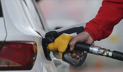 Akaryakıta Zam Fırtınası Kapıda: Motorinde 14,40 TL'lik Dev Artış Sezonu Başlıyor!