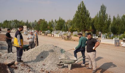 Asri Mezarlığı’nda Kış Mesaisi! Kabir Yolları Düzenleniyor