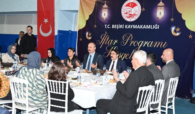 Vali Canalp ilçe sakinleriyle iftar açtı