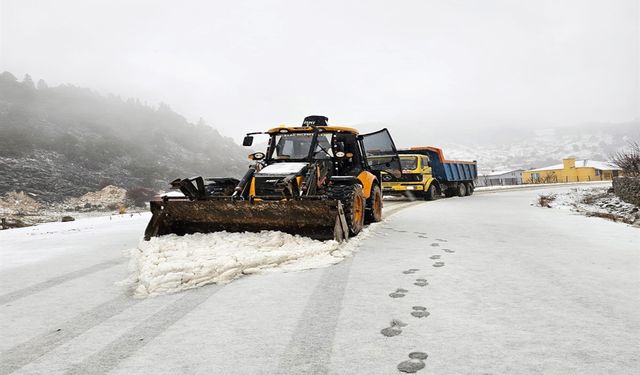 Antalya'nın yüksek kesimlerine kar yağdı