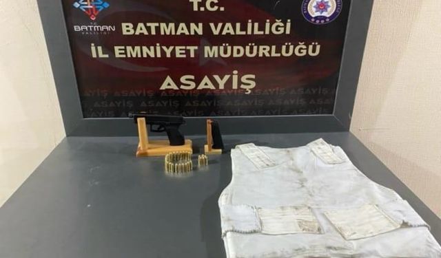 Batman’da Ruhsatsız Silah ve Balistik Yelek Ele Geçirildi