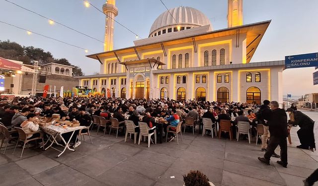 Batman için İftar vakti saati? Akşam ezanı saat kaçta okunuyor? İftar Duası nasıl okunur.