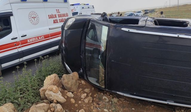 Takla atan hafif ticari araçta 4 kişi yaralandı