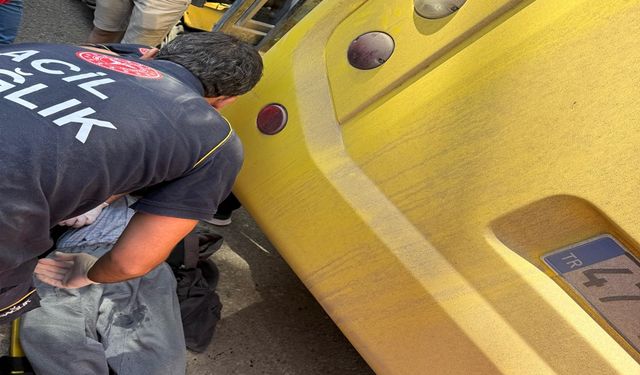 Yoldan geçerken minibüs çarptı; hastanede öldü