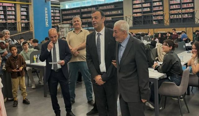 Batman'da Kitap Kurdu Emekli Ödüllendirildi!