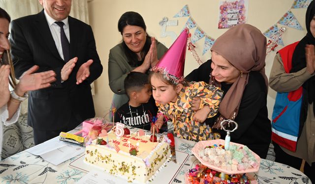 Bir Gülümseme Yeter! 411 Çocuğa Doğum Günü Sürprizi