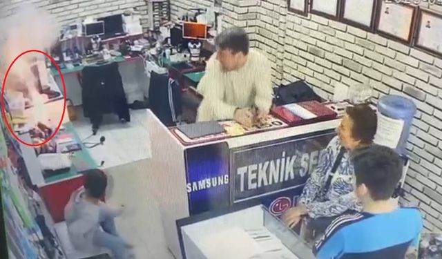 Telefon tamirhanesinde batarya patladı