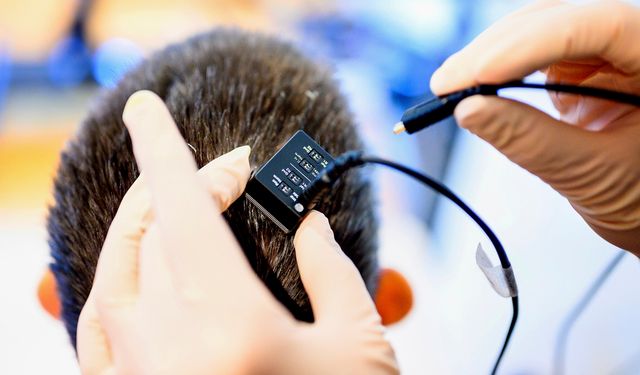 Düşünceyi konuşmaya çeviren cihaz geliştirildi