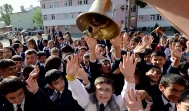 Milyonlarca öğrenci ve öğretmen dersbaşı yapacak