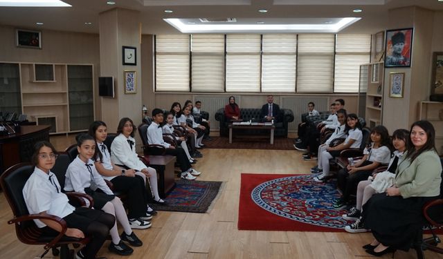 Minik Yüreklerden Büyük Coşku