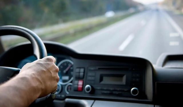 Duran araçlara yüksek hızlarla çarpılmasının nedenlerinden biri yol hipnozu!