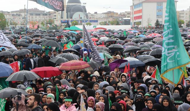 Batman'da Peygamber sevgisi engel tanımadı: Binlerce insan alanına akın etti