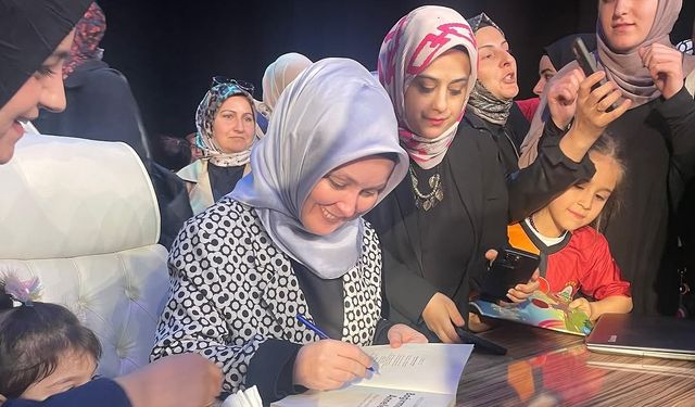 Batman Belediyesi, Hatice Kübra Tongar'ı takipçileriyle buluşturdu