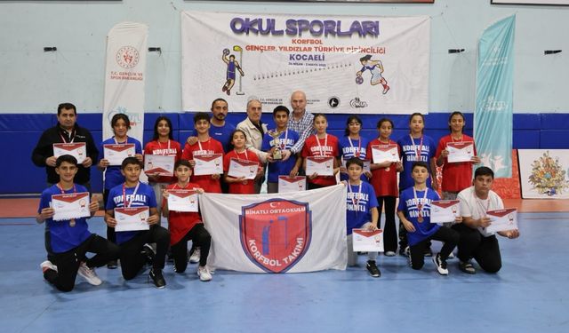 Binatlı Ortaokulu Türkiye'nin En İyileri Arasında!