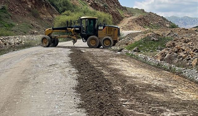 Köylere Hizmet Yağmuru: Yol, Temizlik ve Altyapı Çalışmaları Tam Gaz!