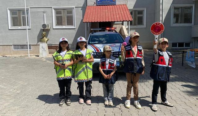 Minikler İkiköprü Karakolu'nda Ağırlandı