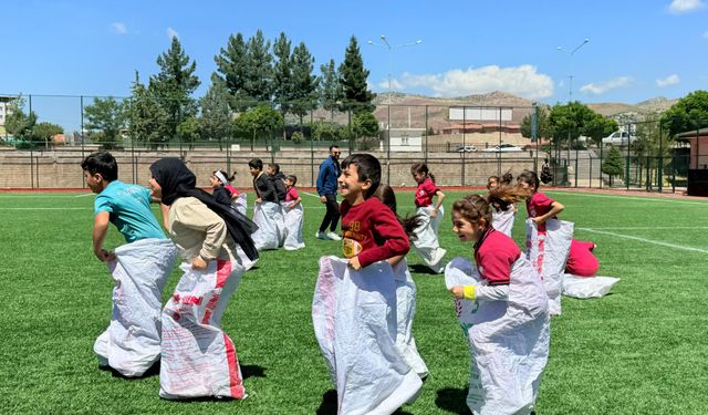Kozluk’ta Renkli Festival Günü!