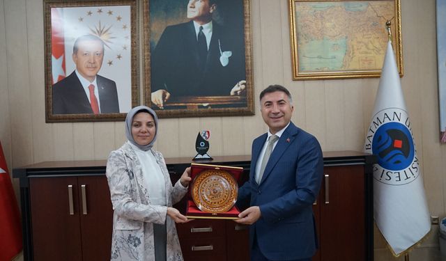 DAİRE BAŞKANI’NDAN REKTÖR PROF. DR. İDRİS DEMİR’E ZİYARET