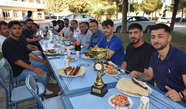Bölge İkincisi Futbol Takımına Mangal Morali