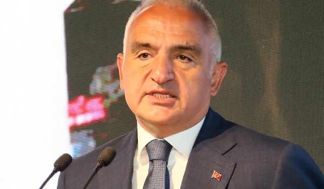 Bakan Ersoy: Temel hedef, 81 ilde 12 ay turizm