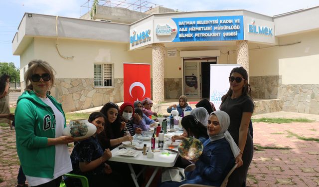 Anneler Günü’ne Özel Atölyede Geri Dönüşümle Sanat Buluştu