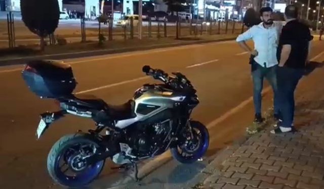 Batman'da motosikletli polis otomobile arkadan çarptı