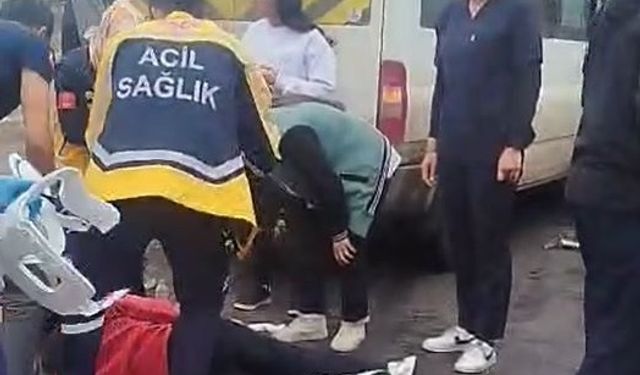 Öğrenci servis minibüsü, TIR’a çarptı: 9 yaralı