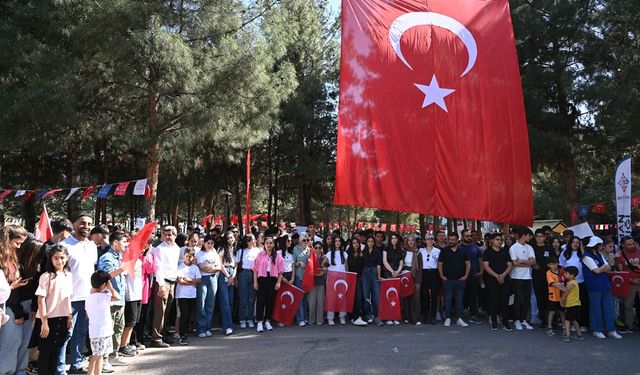 Batman’da 52 Liseden Binlerce Öğrenci Şenlikte Buluştu!