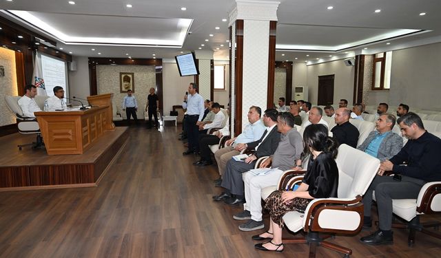 Muhtarların Talepleri Masada: Vali Canalp Sorunlara Çözüm Arıyor