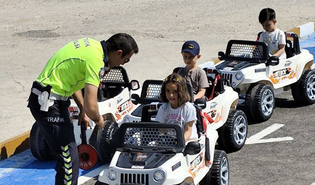 Gercüş'te Minik Dedektifler Trafikte!