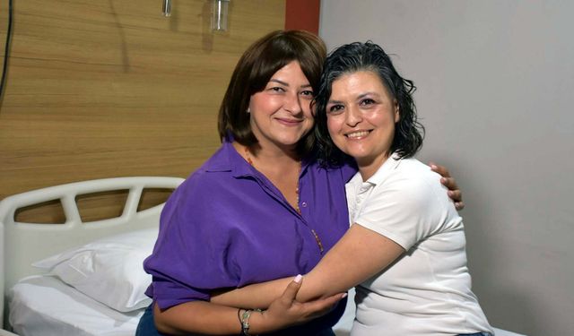 Kendisi gibi kanser hastalarına rehberlik yapıyor