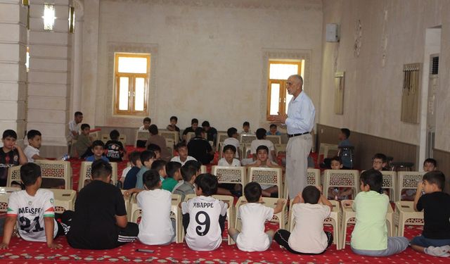 Kur’an kursuna katılan çocuklar: Allah’ın evinde Kur’an öğrenmek çok güzel bir his