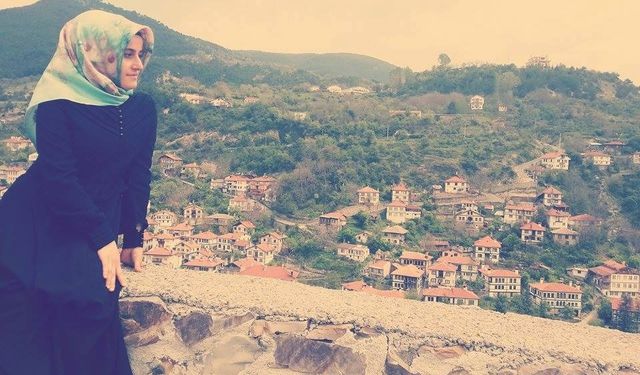 Traktör, dere yatağına devrildi; 2 çocuk annesi öldü