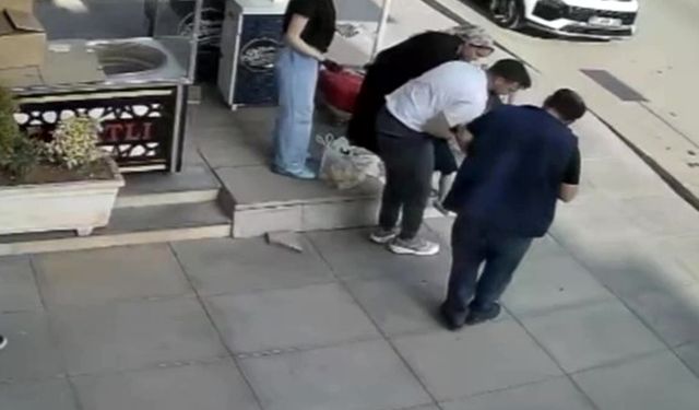 Eczacı, Heimlich manevrası ile çocuğun hayatını kurtardı
