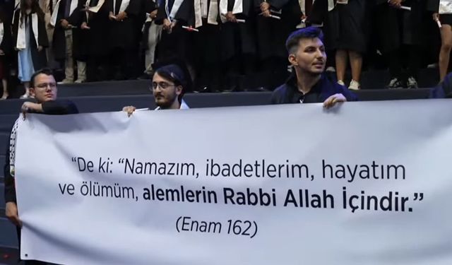 İTÜ mezuniyet töreninde açılan ayet "laiklik" sloganlarıyla engellenmek istendi
