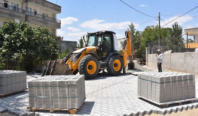 Siirt'te mahalle yolları yenileniyor