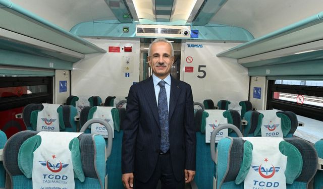 Bakan Uraloğlu: Yaz sezonunda ek YHT seferleri düzenleyeceğiz