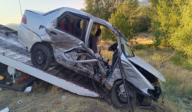 Bingöl'de iki otomobil çarpıştı: 8 yaralı